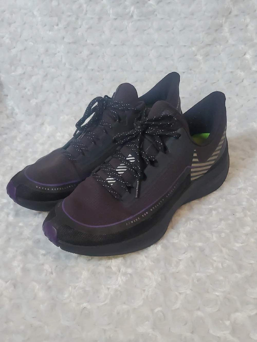 Nike Men's Black and Neon Green Running Shoe (US 8.5)